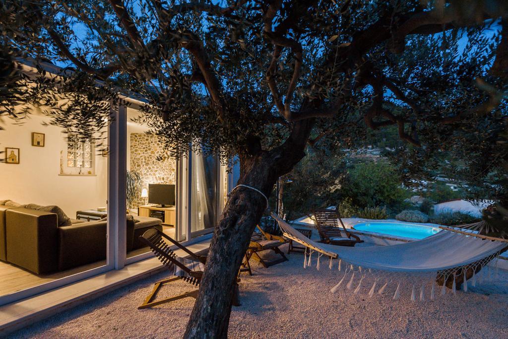 Holiday Home Zlatni San - Private Heated Pool Bol Bilik gambar