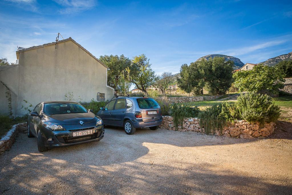 Holiday Home Zlatni San - Private Heated Pool Bol Bilik gambar