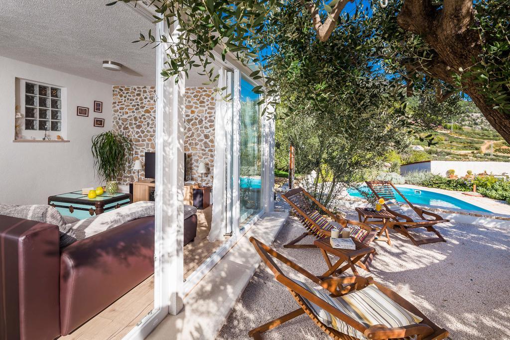 Holiday Home Zlatni San - Private Heated Pool Bol Bilik gambar