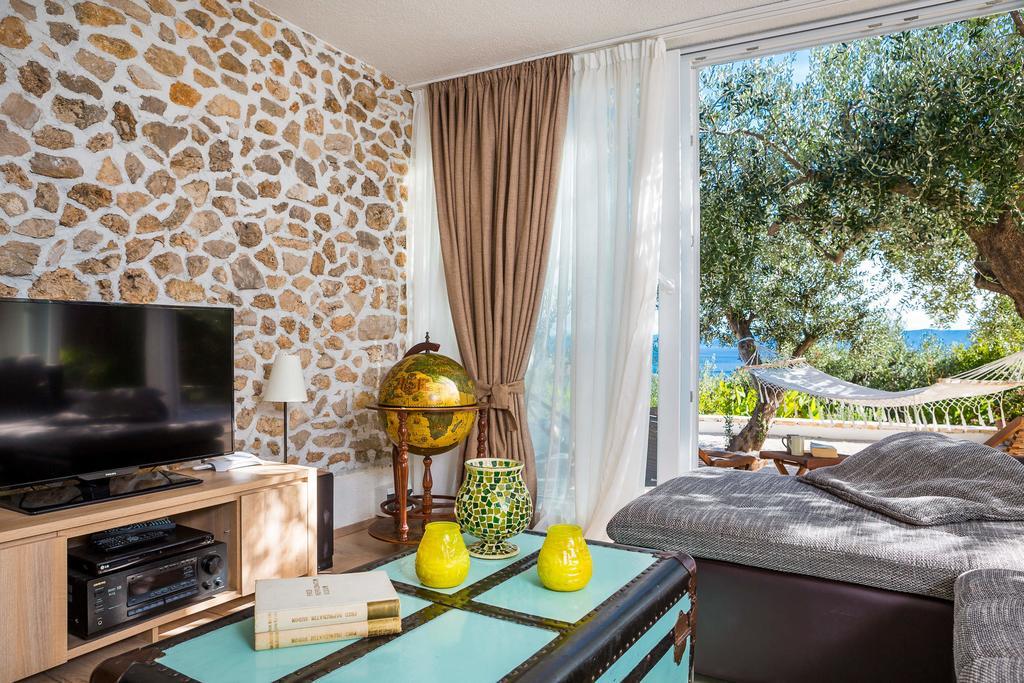 Holiday Home Zlatni San - Private Heated Pool Bol Bilik gambar