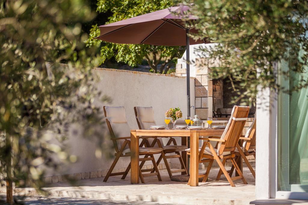 Holiday Home Zlatni San - Private Heated Pool Bol Bilik gambar