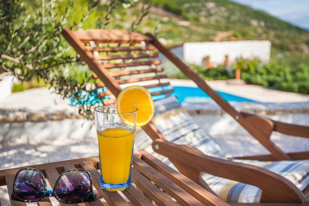 Holiday Home Zlatni San - Private Heated Pool Bol Bilik gambar