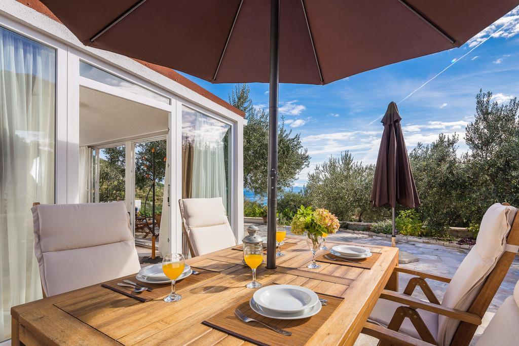 Holiday Home Zlatni San - Private Heated Pool Bol Bilik gambar