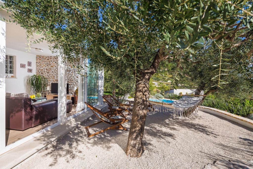 Holiday Home Zlatni San - Private Heated Pool Bol Bilik gambar