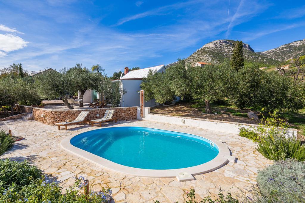 Holiday Home Zlatni San - Private Heated Pool Bol Bilik gambar